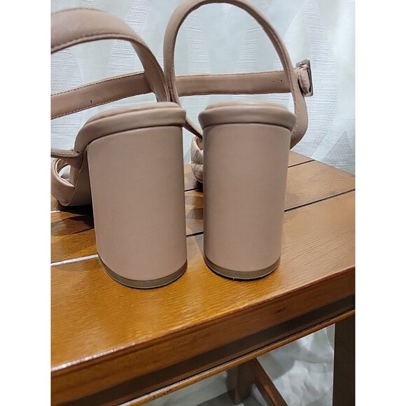 Kenneth Cole Nude Lessia Criss Cross Strappy Leather Open Toe Block Heel Sandals - Picture 3 of 7